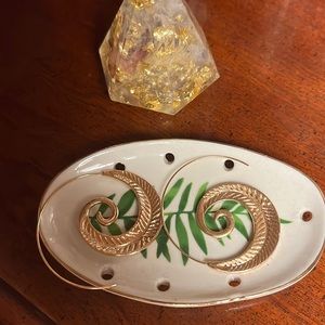 semi gold hoops